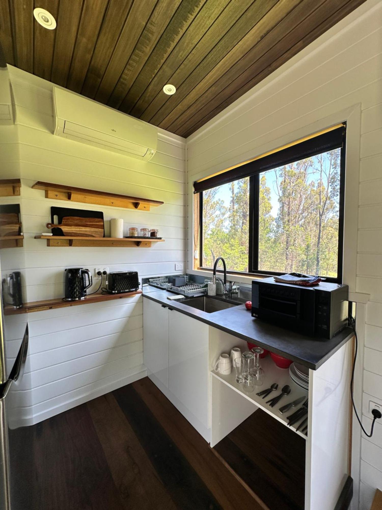 Ocean Breeze Tiny House - Ocean And Lake View Mallacoota Ngoại thất bức ảnh